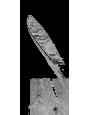 Lichtausschnitt Boot 2 Gelasert Auf Grauglas